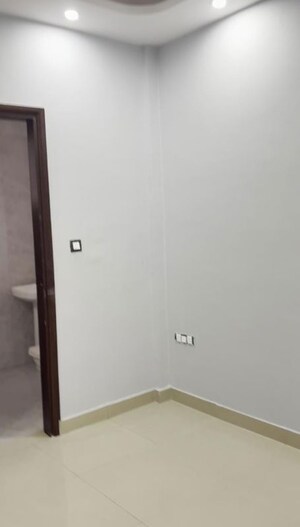 Room in 3 BHK Builder Floor at Fidato Honour Homes, Sector 89 – for Rent