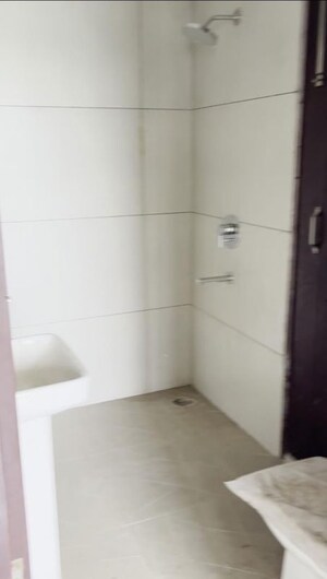 Room in 3 BHK Builder Floor at Fidato Honour Homes, Sector 89 – for Rent