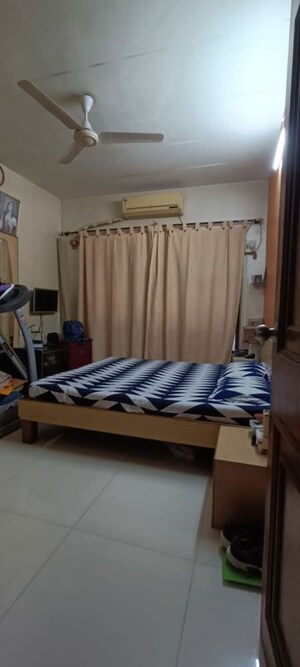Bedroom in 2 BHK Apartment at Sagar Avenue, Santacruz East – for Rent