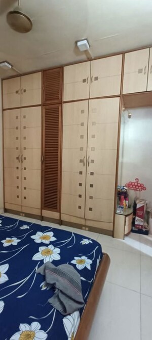 Team Area in 2 BHK Apartment at Sagar Avenue, Santacruz East – for Rent
