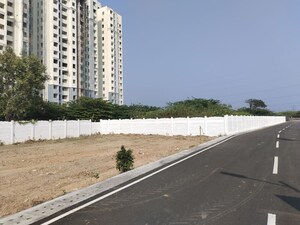  Plot For Sale in Kelambakkam