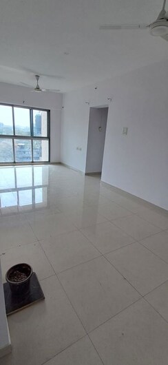 2 BHK Apartment For Rent in Kalpataru Vivant