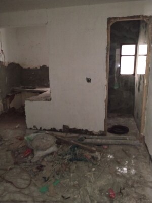 Bathroom in 1.5 BHK Apartment at Malviya Nagar – for Sale