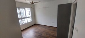 Room in 2 BHK Apartment at Godrej Aqua, International Airport Road – for Rent