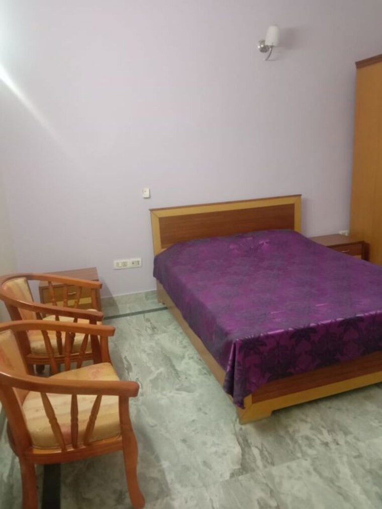 Bedroom, kalkaji 3 Bedroom 200 Sq.Yd. Apartment In Kalkaji Delhi 10260092