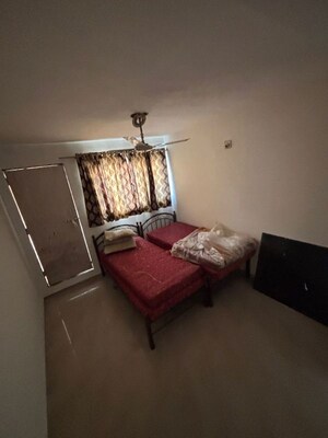 Room in 4 BHK Penthouse at Vastrapur – for Rent