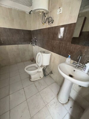 Bathroom in 2.5 BHK Apartment at Panchsheel Greens II, Sector 16 Greater Noida – for Sale