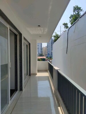 Balcony in 4 BHK Builder Floor at DLF Atria, Dlf Phase ii – for Sale