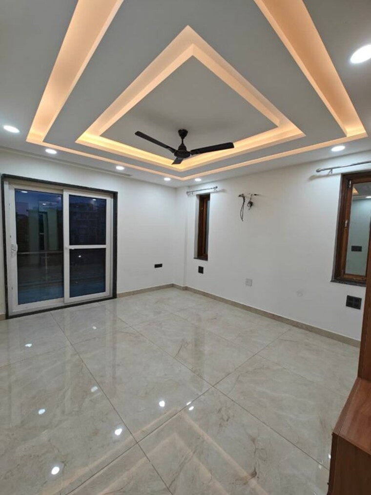 Room, sector 55 3 Bedroom 2000 Sq.Ft. Builder Floor In Sector 55 Gurgaon 10260244