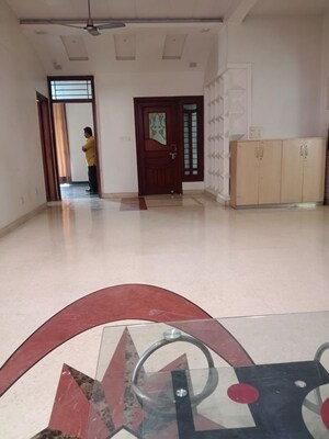 2.5 BHK Villa For Rent in RWA Apartments Sector 51, Sector 51