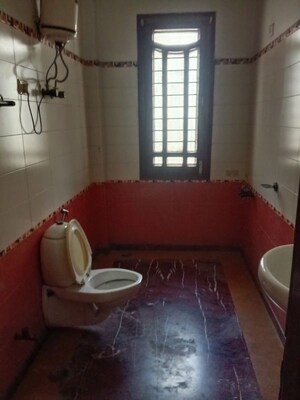 Living Room in 2.5 BHK Villa at RWA Apartments Sector 51, Sector 51 – for Rent