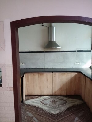 Furnished Amenities in 2.5 BHK Villa at RWA Apartments Sector 51, Sector 51 – for Rent