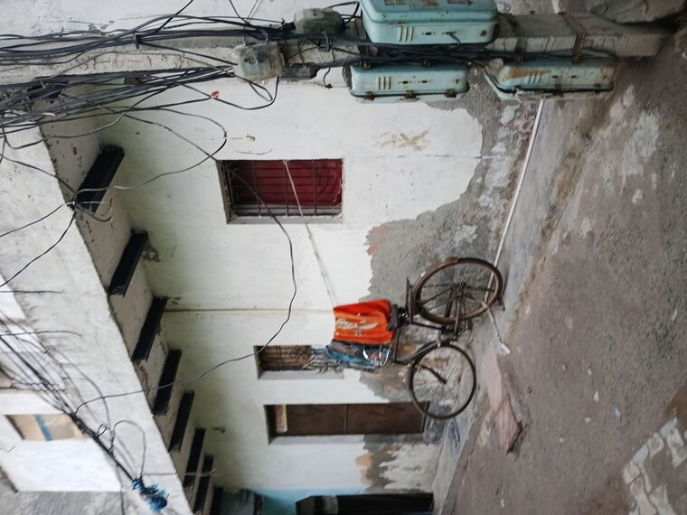  Parking, bharat colony 2 Bedroom 60 Sq.Yd. Independent House In Bharat Colony Faridabad 10260381