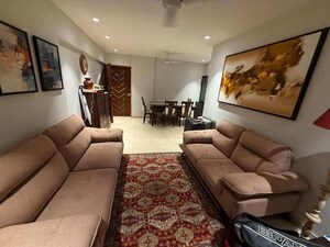 2 BHK Apartment For Rent in Khar West