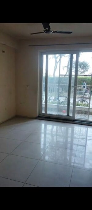Room in 2 BHK Apartment at BPTP Discovery Park, Sector 80 – for Rent