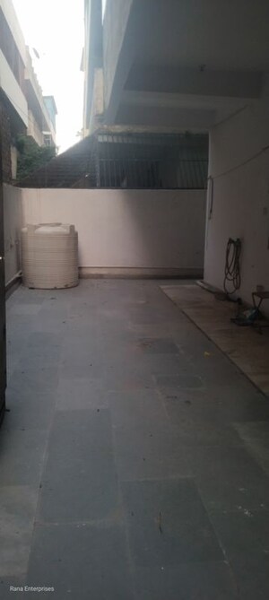Room in 3 BHK Builder Floor at Palam Vihar Residents Association, Palam Vihar – for Rent