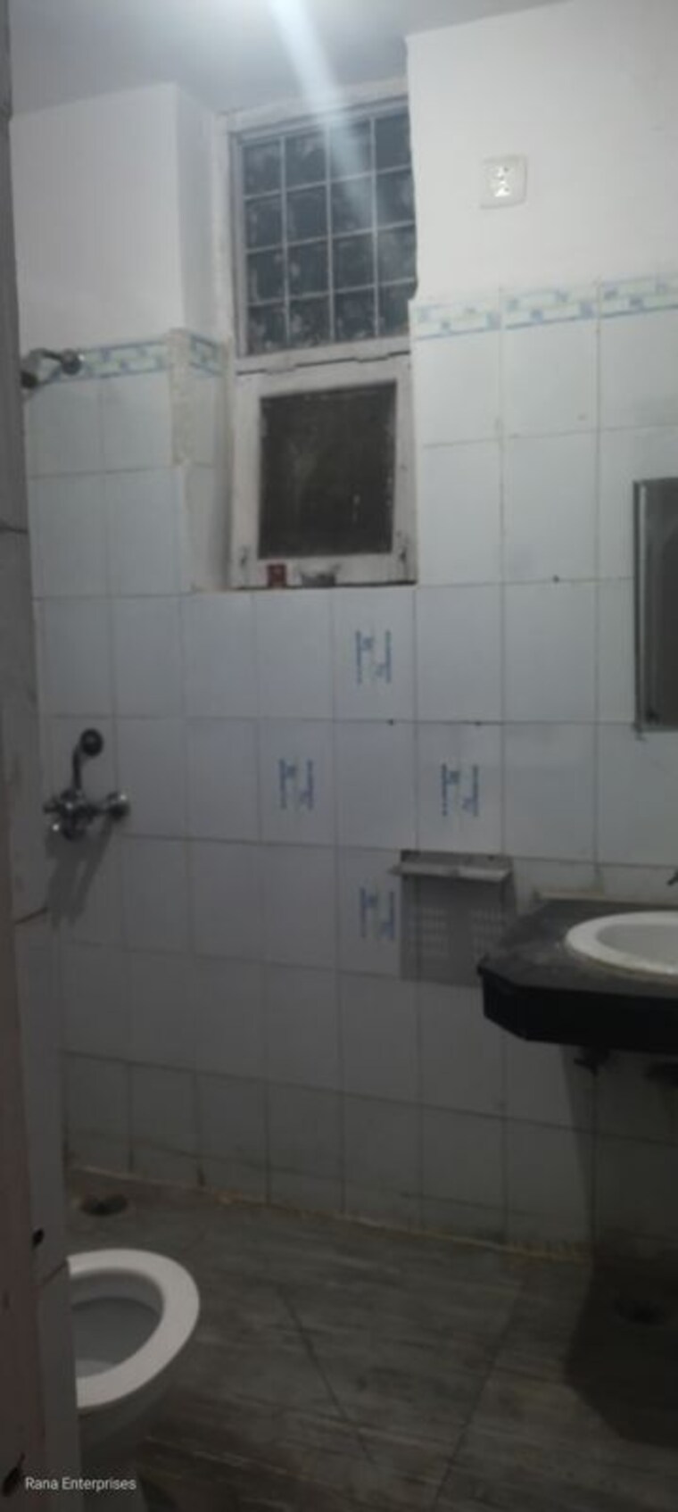 Bathroom, palam-vihar-residents-association 3 Bedroom 1800 Sq.Ft. Builder Floor In Palam Vihar Gurgaon 10260100