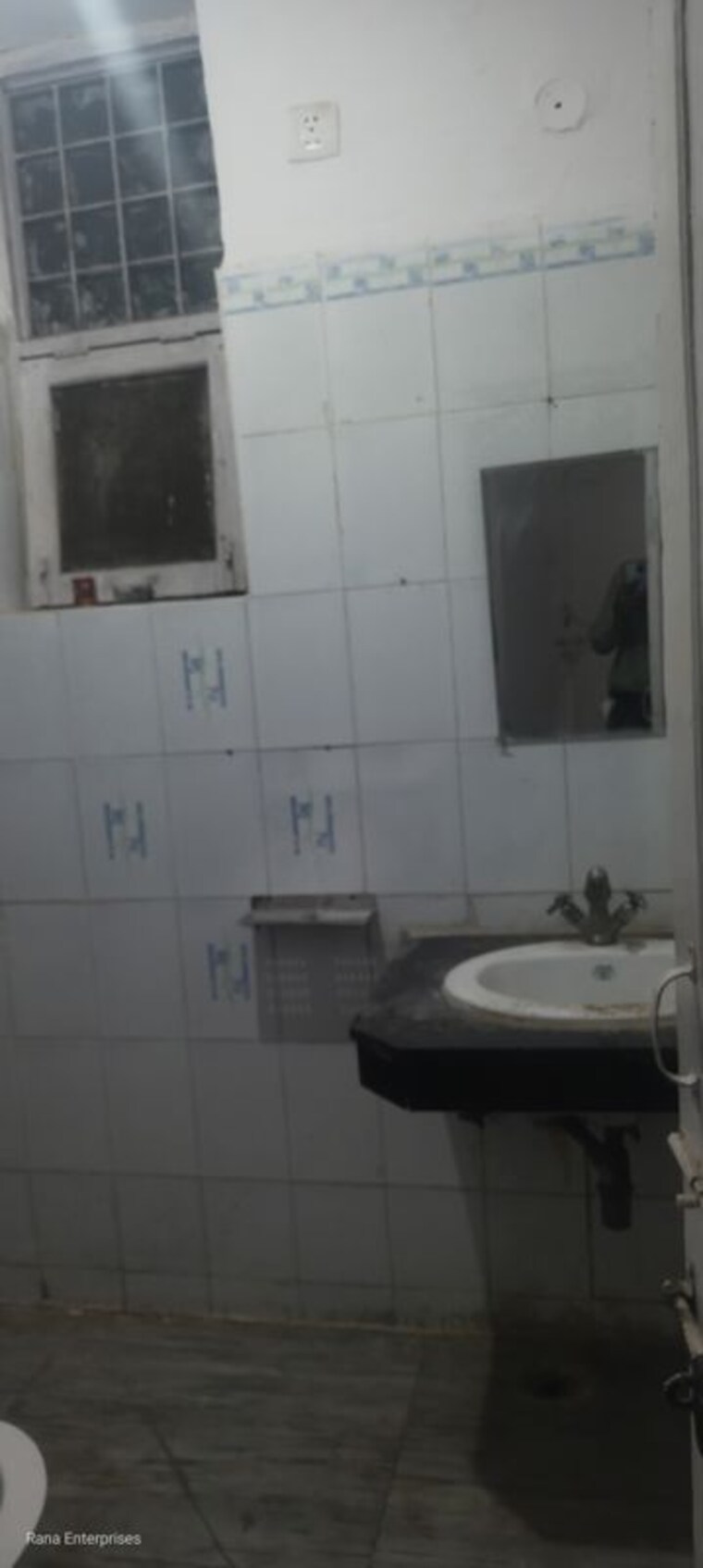 Bathroom, palam-vihar-residents-association 3 Bedroom 1800 Sq.Ft. Builder Floor In Palam Vihar Gurgaon 10260100