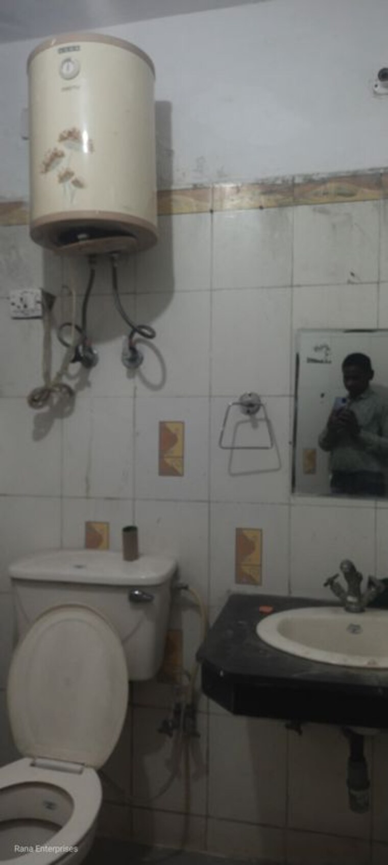 Bathroom, palam-vihar-residents-association 3 Bedroom 1800 Sq.Ft. Builder Floor In Palam Vihar Gurgaon 10260100