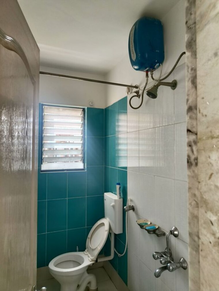Bathroom, adi-horizons 2.5 Bedroom 900 Sq.Ft. Apartment In Wakad Pune 10260021