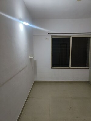 Room in 2.5 BHK Apartment at Adi Horizons, Wakad – for Rent