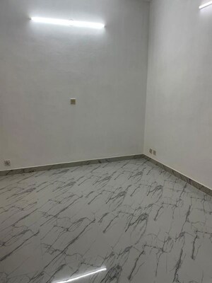 Room in 3 BHK Apartment at Vasant Kunj – for Rent