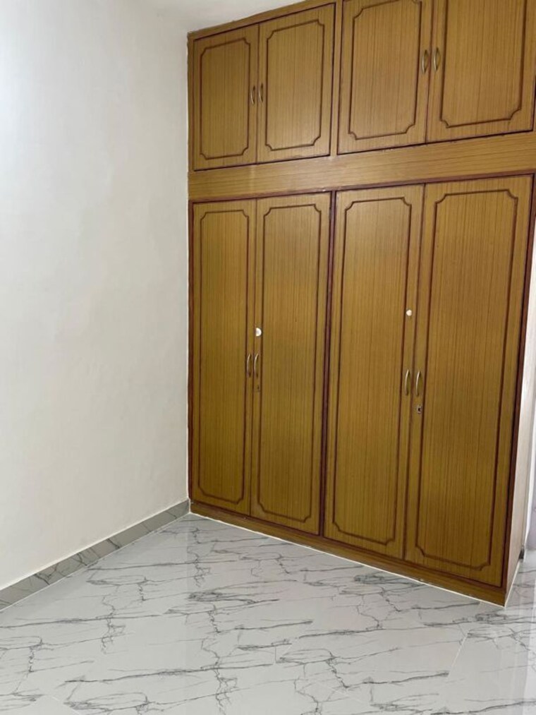 Room, vasant kunj 3 Bedroom 1800 Sq.Ft. Apartment In Vasant Kunj Delhi 10260653