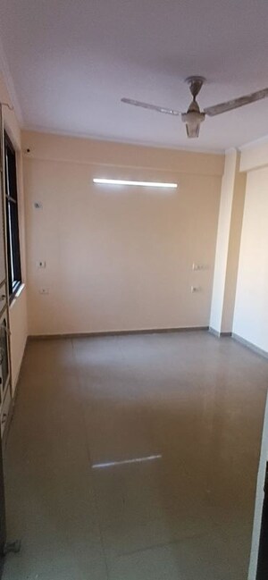 Room in 2 BHK Apartment at Meenal Balmukund Residency, Raj Nagar Extension – for Sale