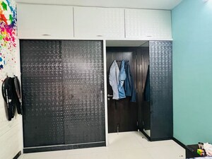 Room in 2 BHK Apartment at Soham Tropical Lagoon, Ghodbunder Road – for Rent