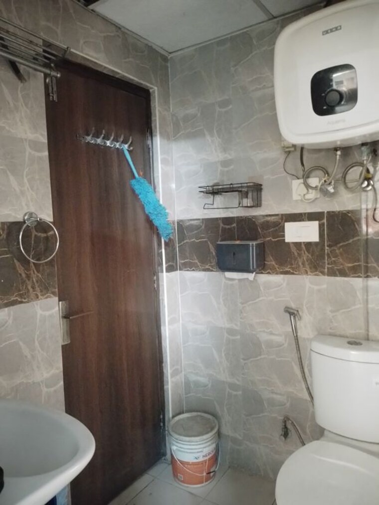 Bathroom, supertech-ecovillage-ii 2 Bedroom 890 Sq.Ft. Apartment In Sector 16b Greater Noida Greater Noida 10260485