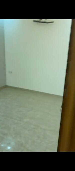 Room in 3 BHK Builder Floor at BPTP District, Sector 81 – for Sale