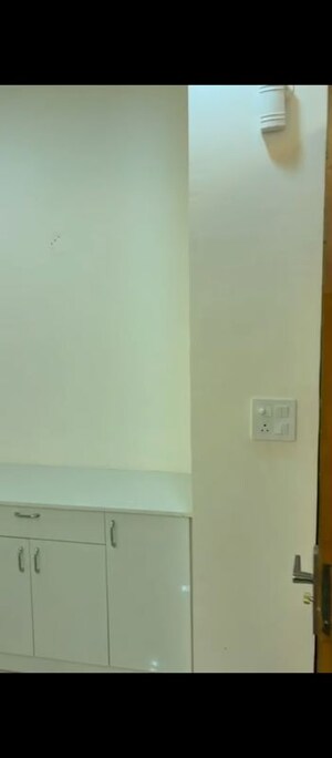 Room in 3 BHK Builder Floor at BPTP District, Sector 81 – for Sale