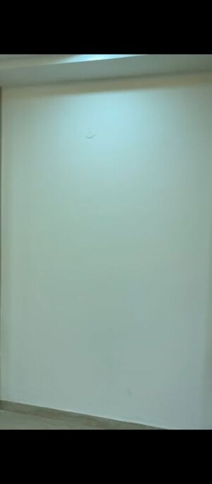 Room in 3 BHK Builder Floor at BPTP District, Sector 81 – for Sale