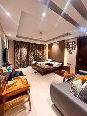 Living Room in 3 BHK Builder Floor at Dlf Phase I – for Sale