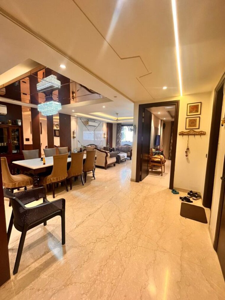 Gym, dlf phase i 3 Bedroom 300 Sq.Yd. Builder Floor In Dlf Phase I Gurgaon 10260768
