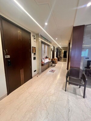 Parking in 3 BHK Builder Floor at Dlf Phase I – for Sale