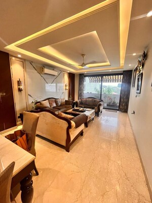 Gym in 3 BHK Builder Floor at Dlf Phase I – for Sale