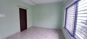 Room in 4 BHK Villa at Vip Colony – for Rent