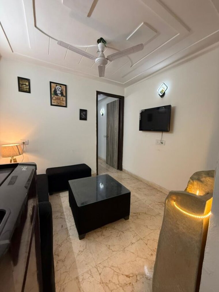 Living Room, freedom fighters enclave 1 Bedroom 450 Sq.Ft. Apartment In Freedom Fighters Enclave Delhi 10260963