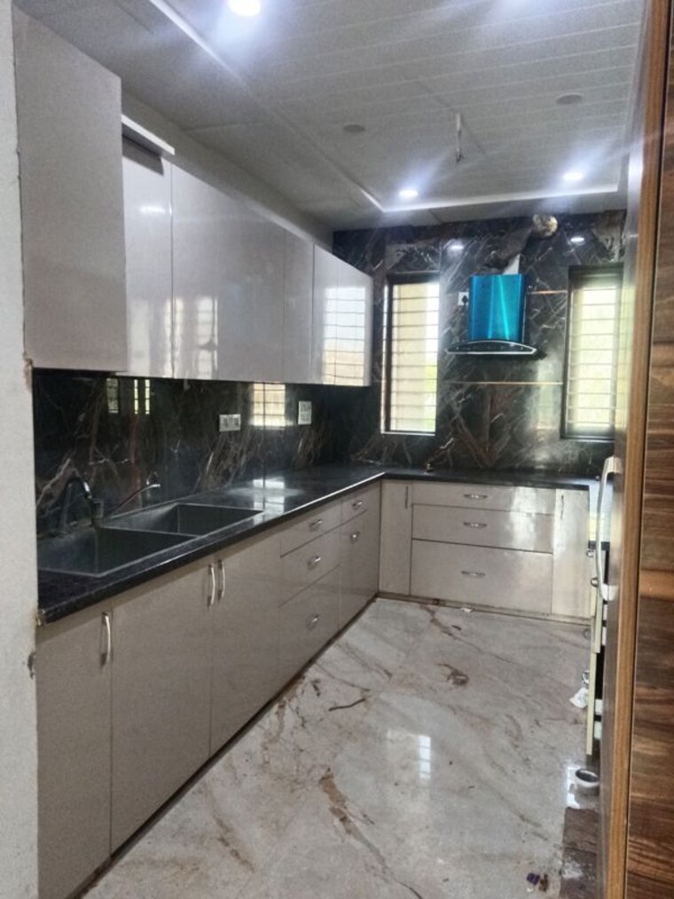 Kitchen, sector 85 3 Bedroom 250 Sq.Yd. Builder Floor In Sector 85 Faridabad 10261019