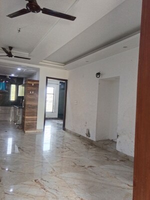 Room in 3 BHK Builder Floor at Sector 85 – for Rent