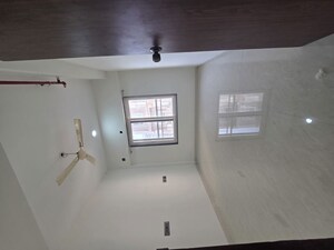 Room in 3 BHK Apartment at Unnat Nagar – for Rent