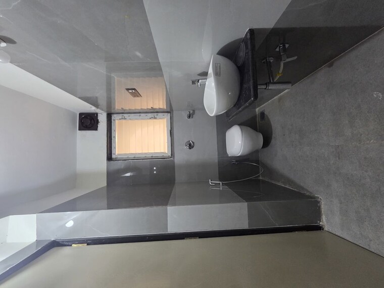 Attached Bathroom, unnat nagar 3 Bedroom 1020 Sq.Ft. Apartment In Unnat Nagar Mumbai 10260977