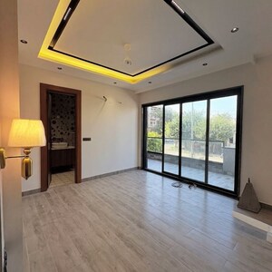 Room in 3 BHK Builder Floor at New Industrial Township 5 – for Rent