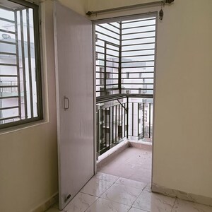 Room in 2 BHK Apartment at Gomti Nagar – for Rent