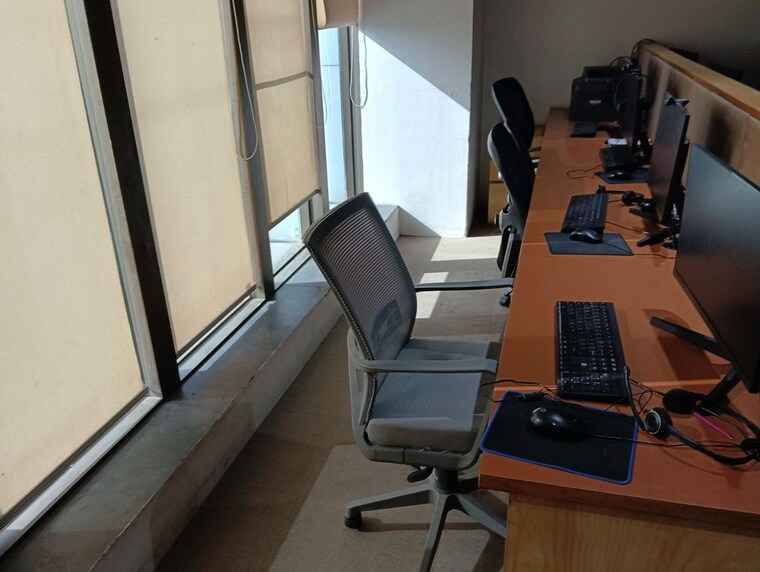 Team Area, parshwanath-business-park Commercial Office Space 1580 Sq.Ft. In Prahlad Nagar Ahmedabad 10261014