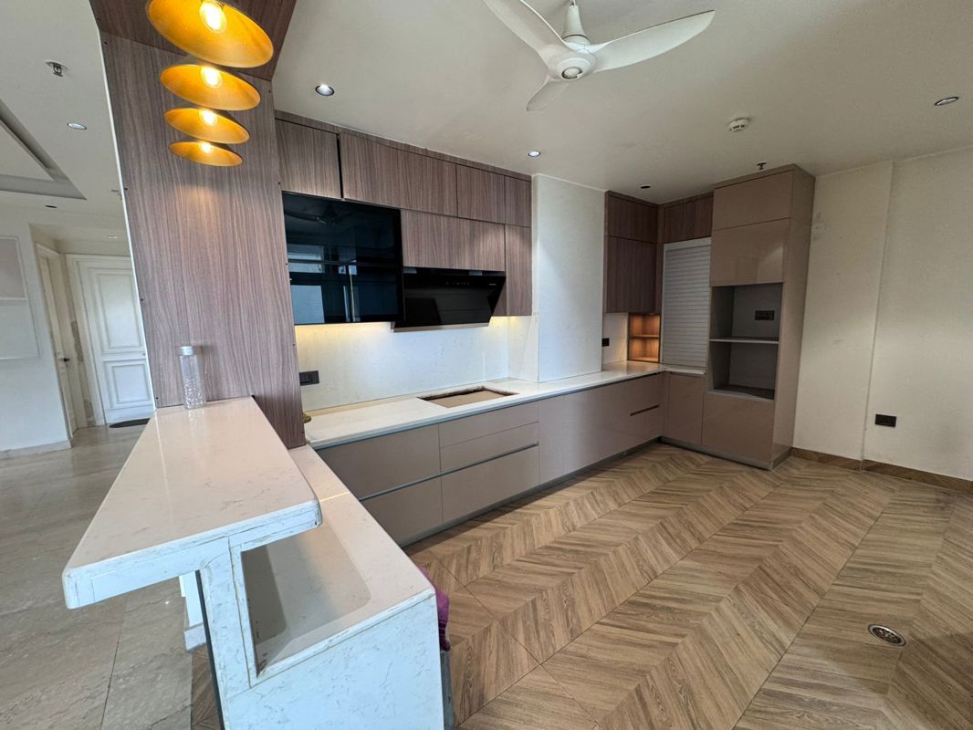 5 BHK 5600 Sq.Ft. Apartment in Mahagun Marvella