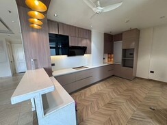 5 BHK Apartment For Rent in Mahagun Marvella
