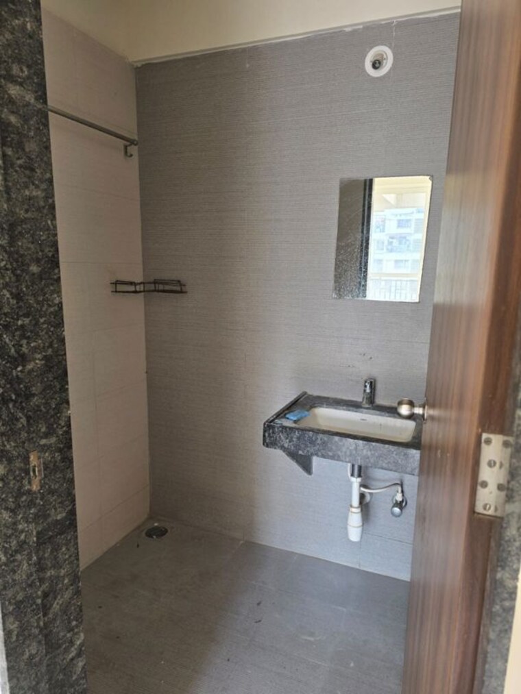 Bathroom, pristine-pronext 2 Bedroom 850 Sq.Ft. Apartment In Wakad Pune 10261078