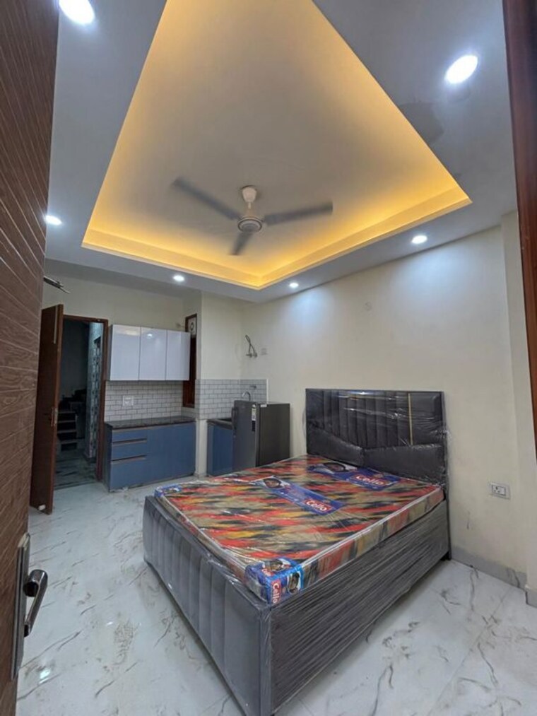 Bedroom, freedom fighters enclave 1 RK 350 Sq.Ft. Apartment In Freedom Fighters Enclave Delhi 10261042